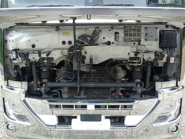 UDトラックス（日産） クオン 大型 ウィング 2PG-CG5CA(113977) 8枚目