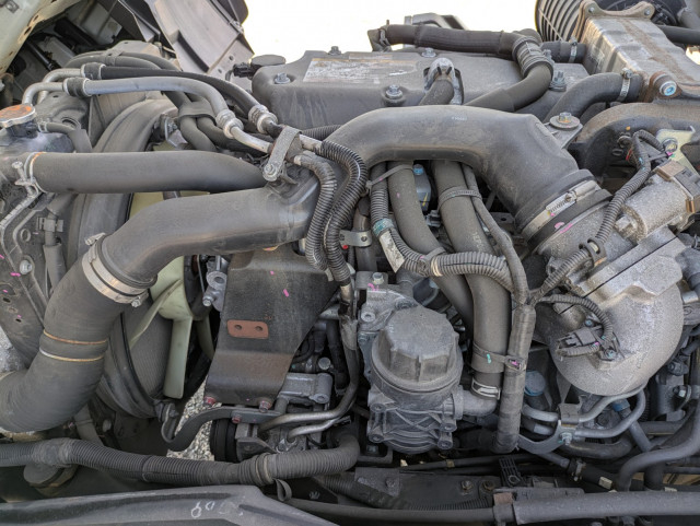 UDトラックス（日産） コンドル 中型 ウィング 2RG-BRR90T2(110894) 48枚目