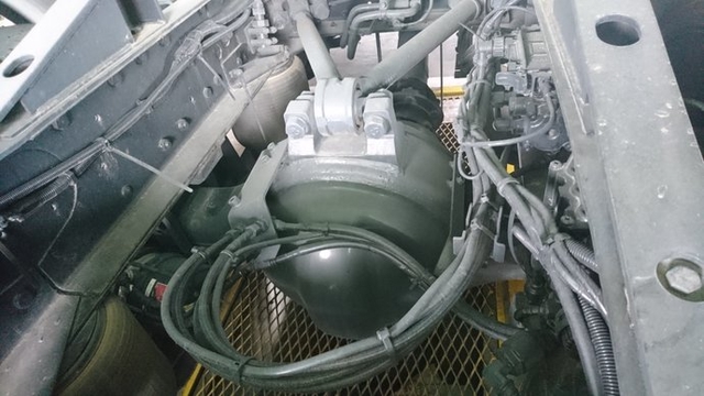 UDトラックス（日産） クオン 大型 トラクタ PKG-GK4XAB(3268) 9枚目