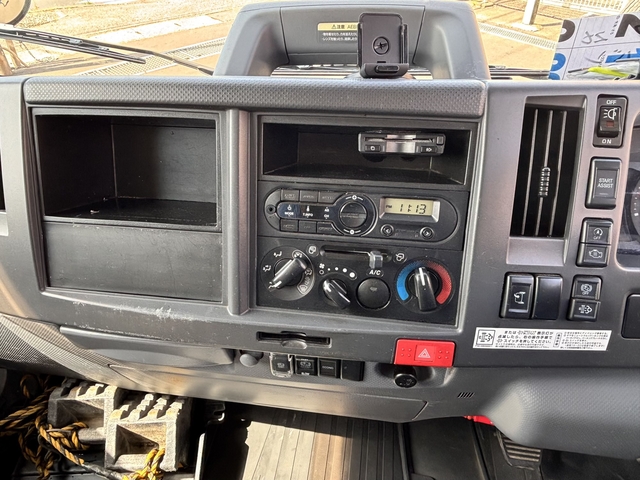 いすゞ エルフ 小型 バン 2RG-NLR88AN(107836) 58枚目