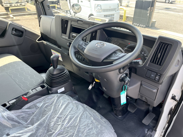 マツダ タイタン 小型 平ボディ 2RG-LKR88AF(105871) 17枚目
