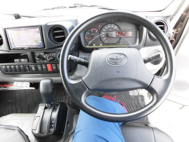 トヨタ ダイナ 小型 バン TKG-XZU605(7164) 18枚目