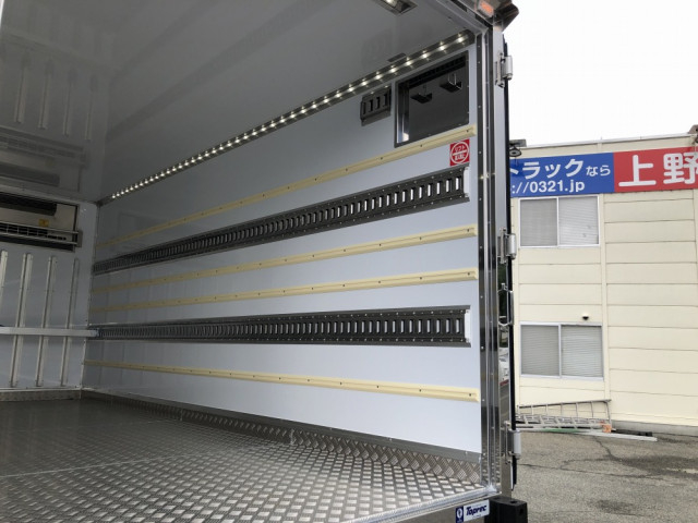 Mitsubishi Fuso canter Small Freezer box_body 2RG-FEAV0(107652) 35枚目