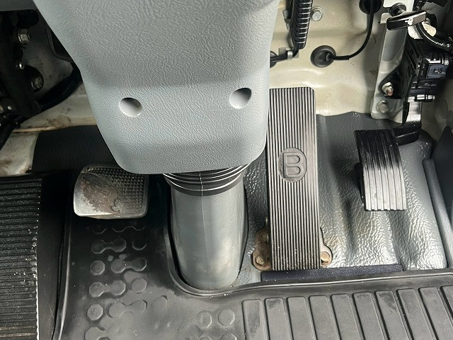 三菱ふそう ファイター 増トン コンテナ専用車 QKG-FK72FZ(110323) 34枚目