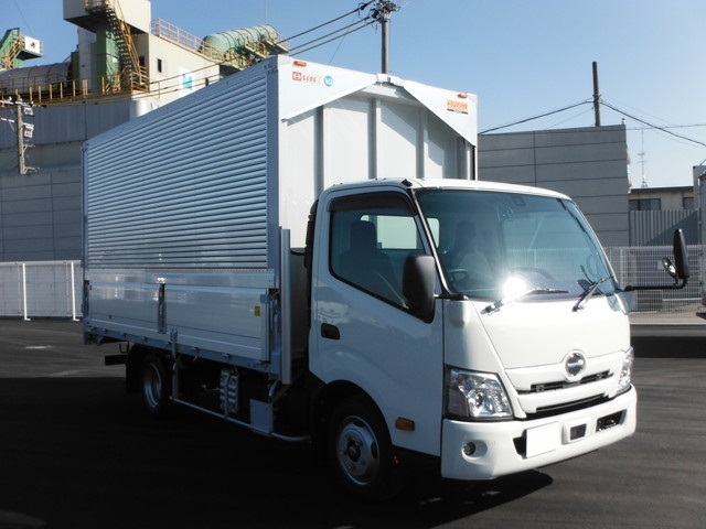 日野 デュトロ 小型 ウィング 2RG-XZU710M(7877) 2枚目