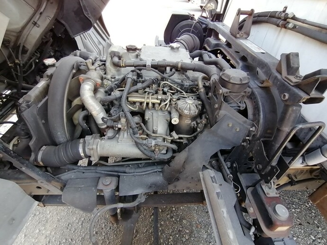 UDトラックス（日産） コンドル 中型 冷蔵冷凍バン PB-MK36B(5670) 67枚目