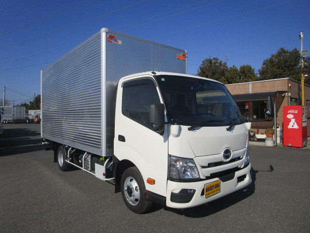 日野 デュトロ 小型 バン 2WG-XZU713N(113695) 2枚目