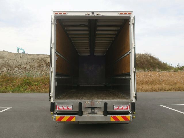 Nissan UD quon Large Wing body QPG-CG5ZA(35676) 5枚目