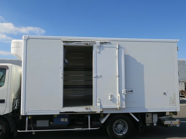 日野 デュトロ 小型 冷蔵冷凍バン TKG-XZU710M(39832) 8枚目