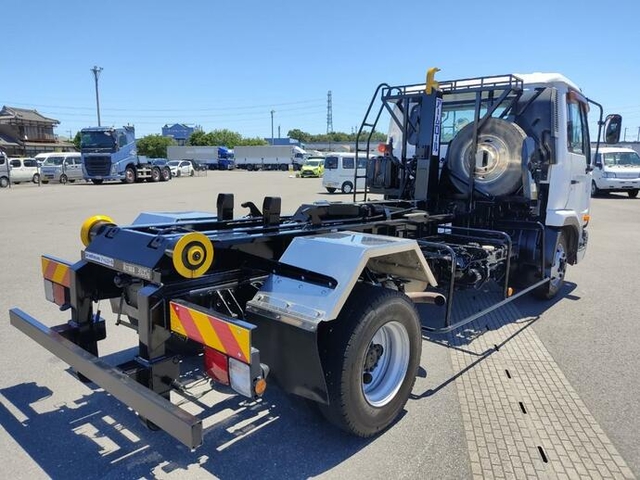 UDトラックス（日産） コンドル 中型 コンテナ専用車 PB-MK36A(12612) 8枚目