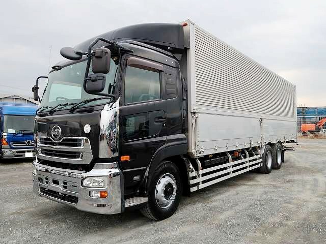 UDトラックス（日産） クオン 大型 ウィング QKG-CD5ZA(38807) 1枚目