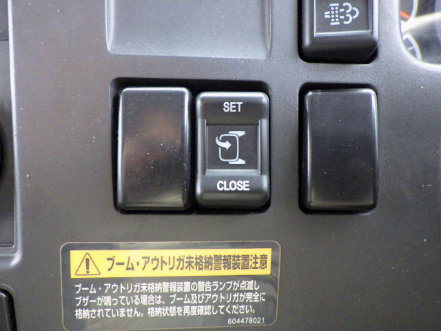 いすゞ フォワード 中型 平ボディ（クレーン付） 2RG-FRR90S2(100831) 19枚目