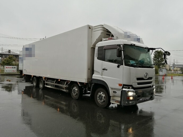 UDトラックス（日産） クオン 大型 冷蔵冷凍バン PKG-CG4ZA(5641) 1枚目