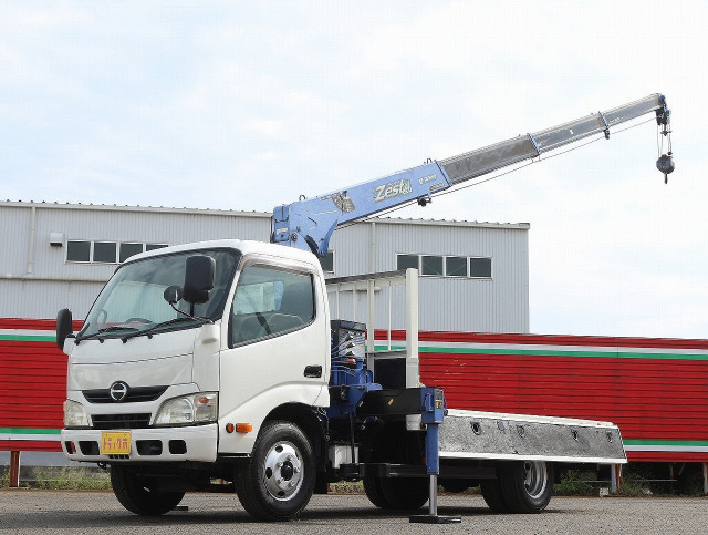 日野 デュトロ 小型 平ボディ（クレーン付） SKG-XZU650M(112735) 4枚目