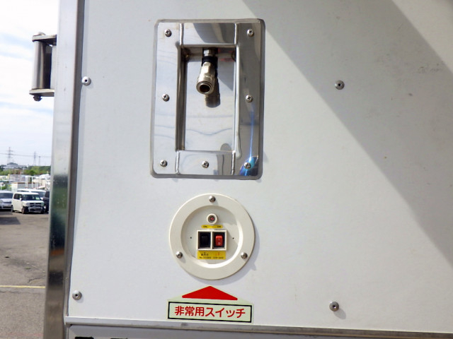 UDトラックス（日産） コンドル 中型 バン 2RG-BRR90T2(112132) 13枚目