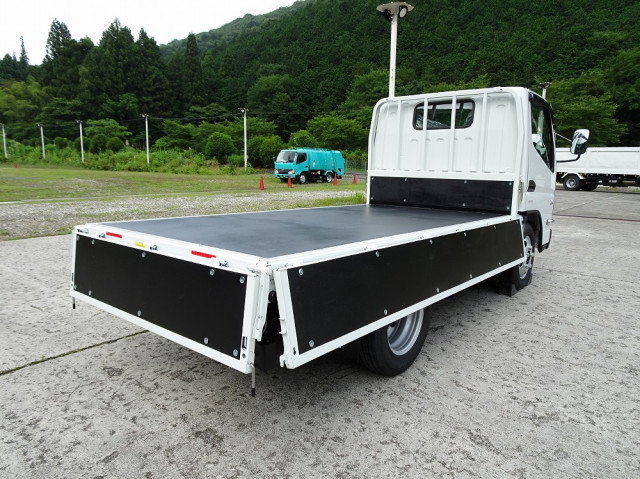 三菱ふそう キャンター 小型 平ボディ 2RG-FBAV0(111703) 2枚目