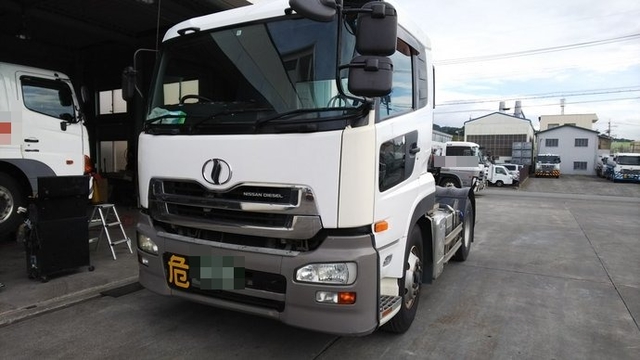 UDトラックス（日産） クオン 大型 トラクタ PKG-GK4XAB(3902) 1枚目