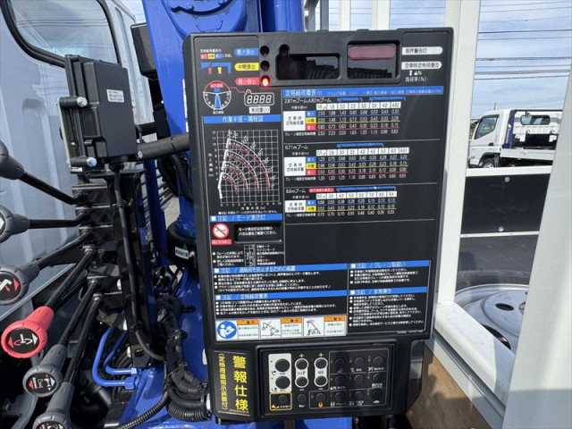 三菱ふそう キャンター 中型 平ボディ（クレーン付） 2RG-FEAV0(113312) 10枚目
