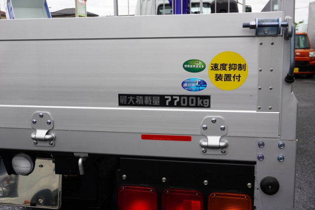 三菱ふそう ファイター 増トン 平ボディ（クレーン付） 2KG-FK62FZ(108217) 20枚目