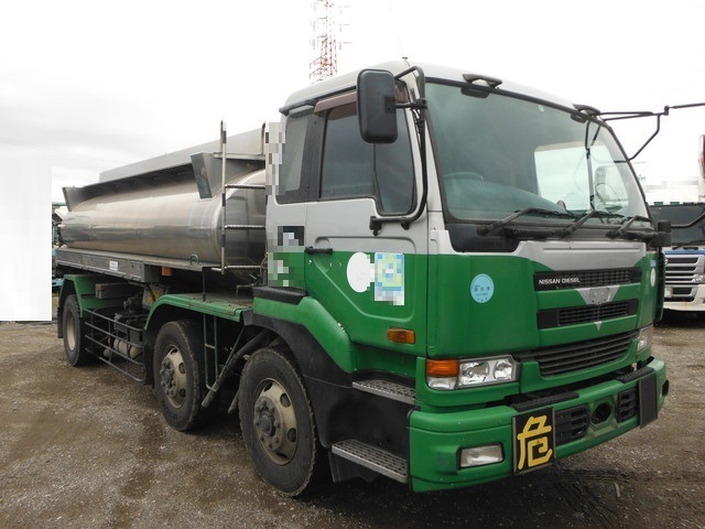 UDトラックス（日産） ビッグサム 大型 タンクローリー KL-CV48E(2139) 2枚目