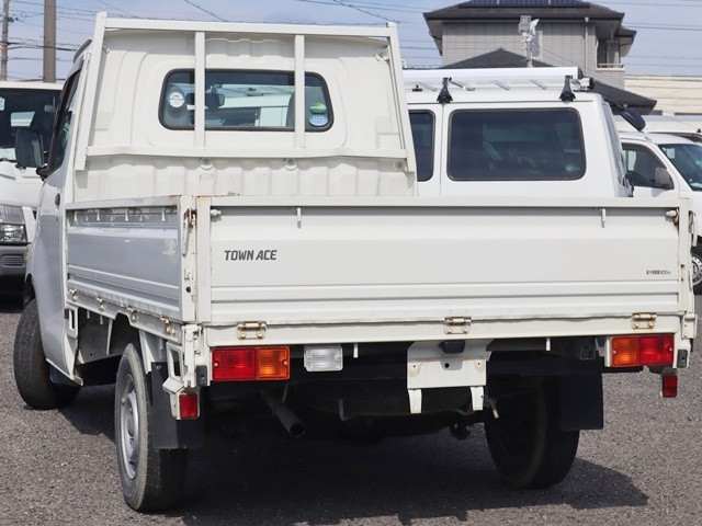 トヨタ ライトエース 小型 平ボディ DBF-S402U(109326) 3枚目