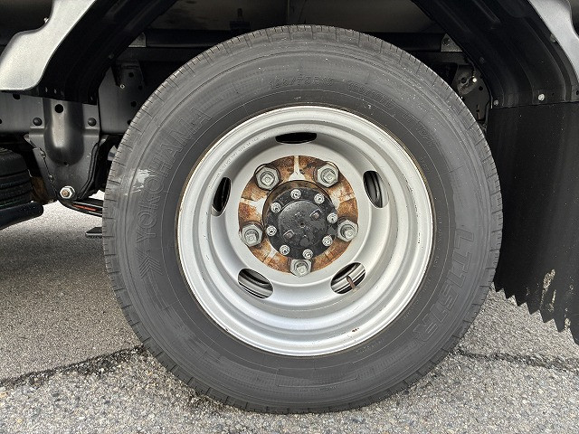 いすゞ エルフ 小型 バン TRG-NLR85AN(113965) 24枚目