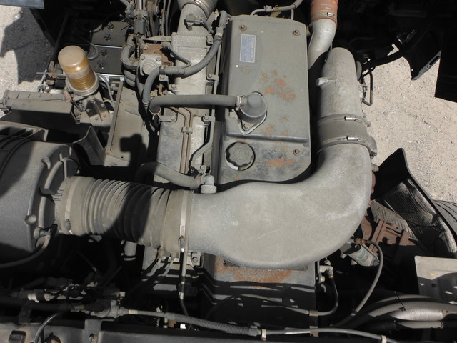 UDトラックス（日産） ビッグサム 大型 タンクローリー KL-CV48E(1981) 16枚目