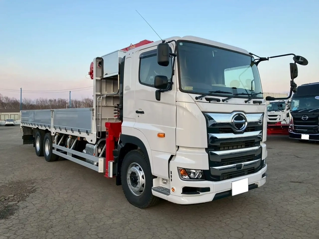 日野 プロフィア 大型 平ボディ（クレーン付） 2DG-FS1AHC(106843) 3枚目