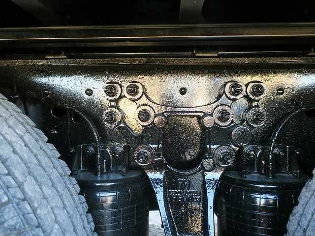 UDトラックス（日産） クオン 大型 ウィング QKG-CD5ZA(37345) 11枚目