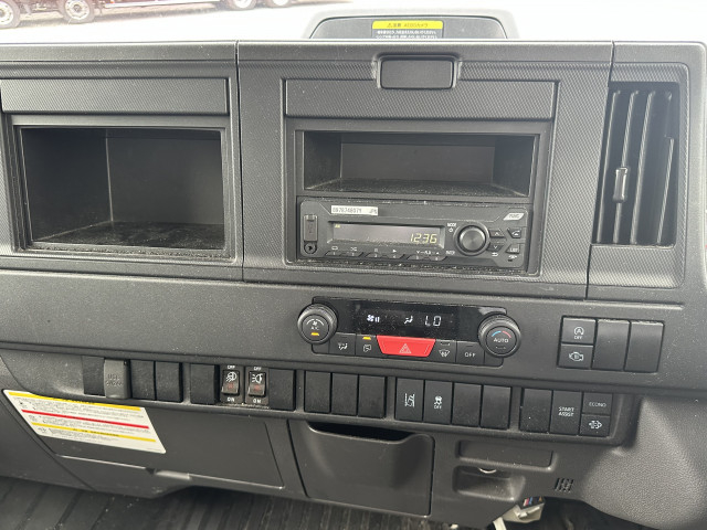 いすゞ エルフ 小型 バン 2RG-NPR88AM(87343) 28枚目