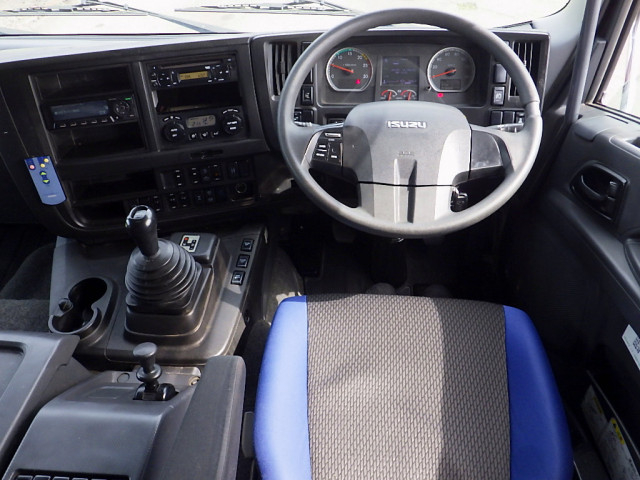 いすゞ ギガ 大型 トラクタ QDG-EXZ52BJ(82090) 12枚目
