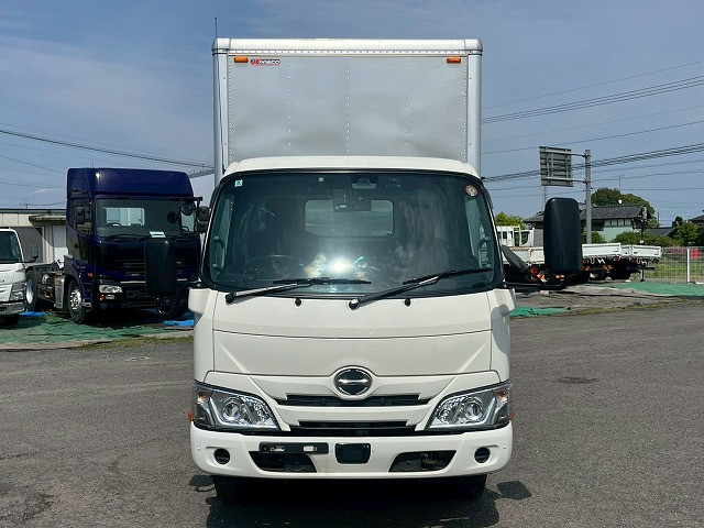 日野 デュトロ 小型 バン 2RG-XZU650M(105852) 2枚目