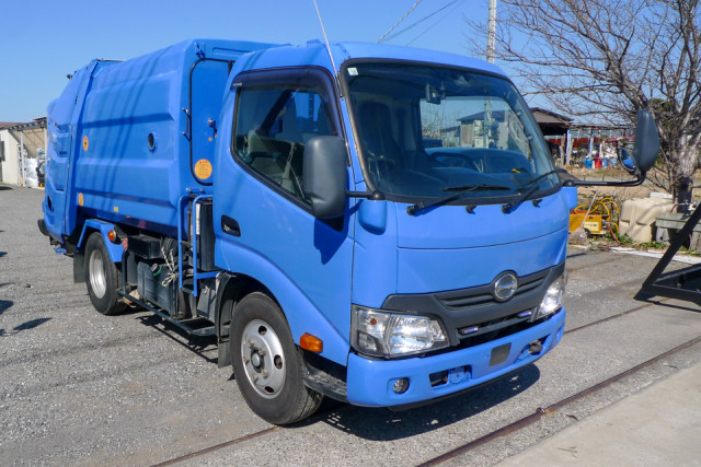 日野 デュトロ 小型 塵芥車（プレス式） TKG-XZU600X(102544) 3枚目