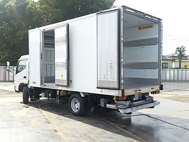 日野 デュトロ 中型 冷蔵冷凍バン BDG-XZU414M(8225) 10枚目