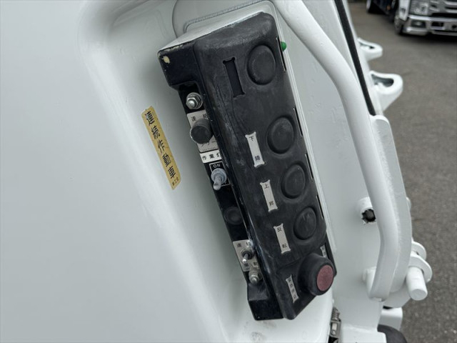 日野 レンジャー 中型 塵芥車（プレス式） TKG-FC9JGAA(110685) 8枚目