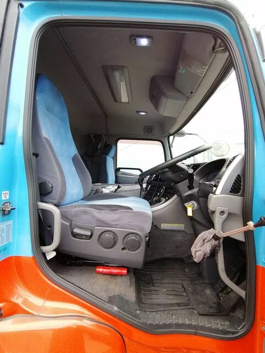 UDトラックス（日産） クオン 大型 トラクタ AKG-GK4XAB(5650) 25枚目