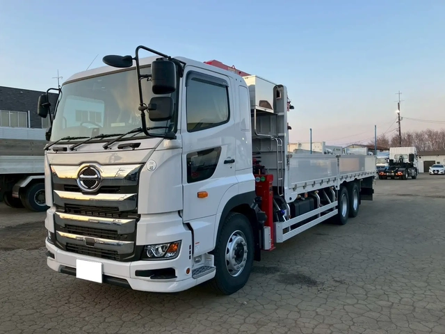 日野 プロフィア 大型 平ボディ（クレーン付） 2DG-FS1AHC(106843) 1枚目