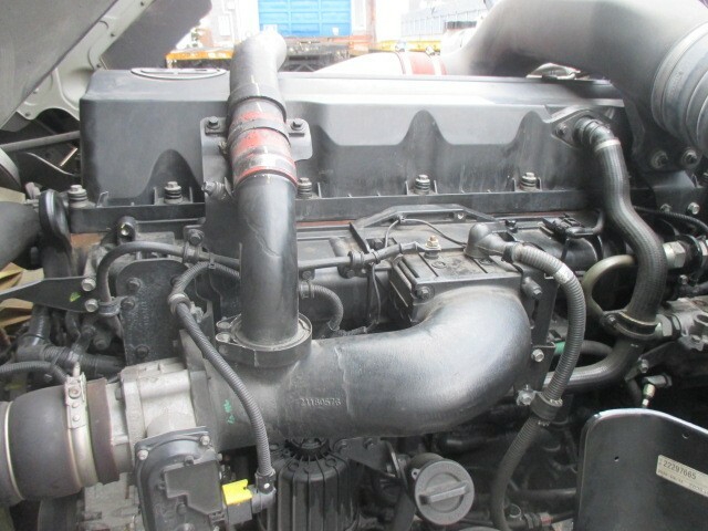 UDトラックス（日産） クオン 大型 トラクタ QKG-GK6XAD(7774) 26枚目