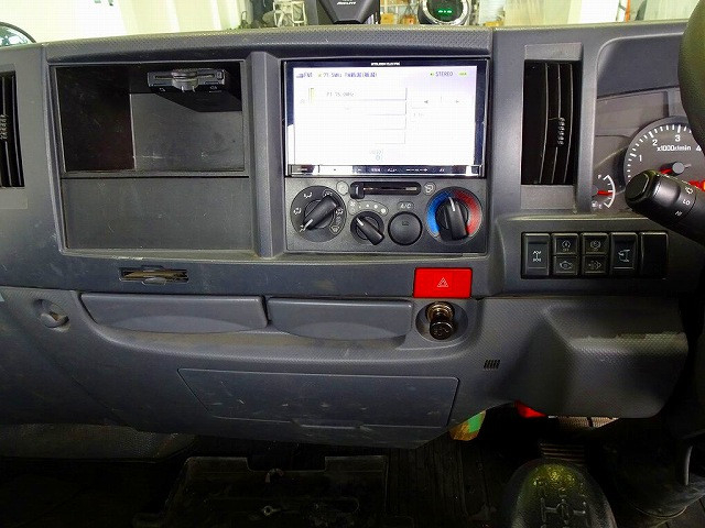 Isuzu elf Small Flat body TRG-NHS85A(109052) 10枚目