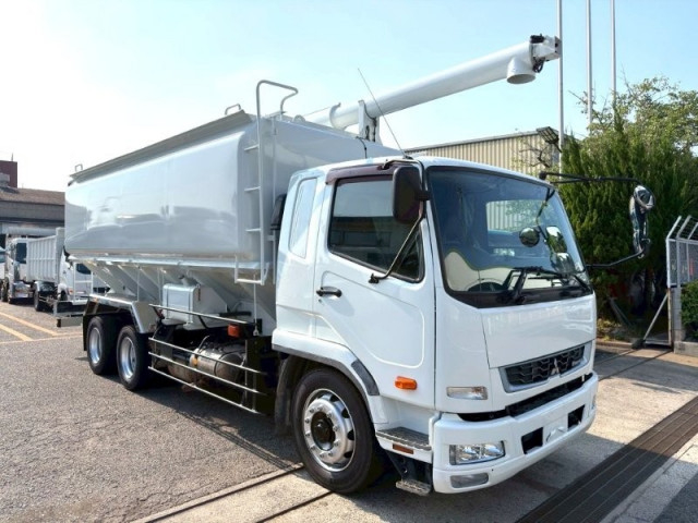 三菱ふそう ファイター 増トン 粉粒体運搬車 2DG-FQ62F(110391) 2枚目