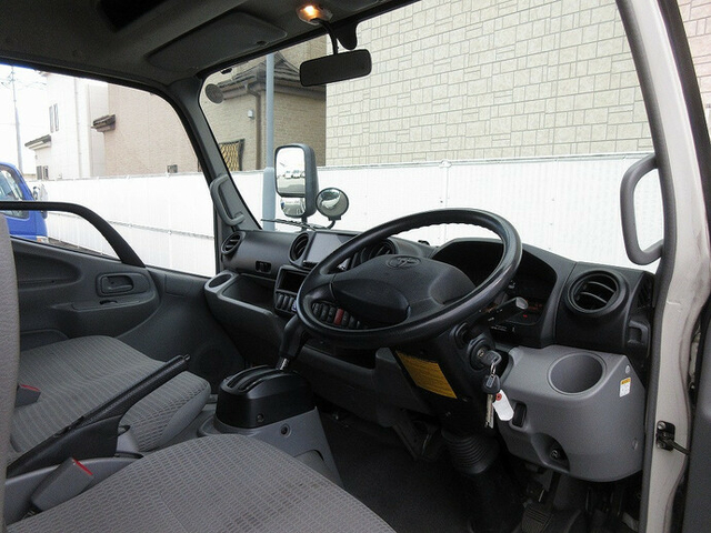 トヨタ ダイナ 小型 バン TKG-XZC605(9235) 33枚目