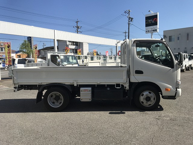 日野 デュトロ 小型 平ボディ 2RG-XZU605M(113100) 8枚目