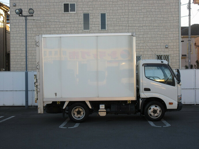 トヨタ ダイナ 小型 バン TKG-XZC675(8399) 4枚目