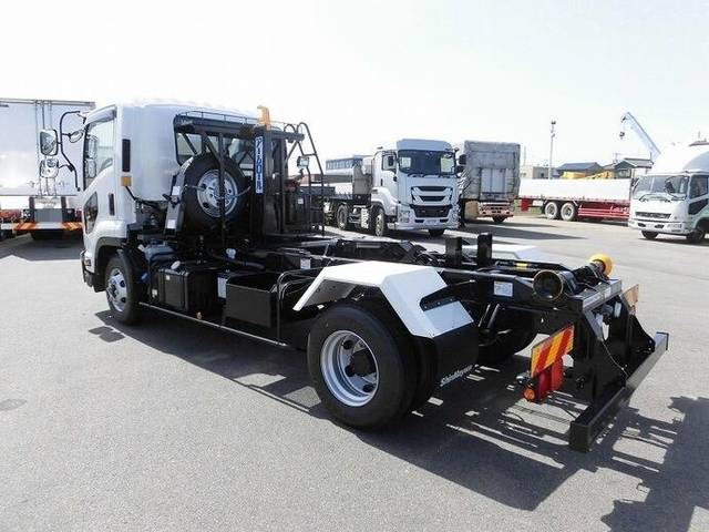 いすゞ フォワード 中型 コンテナ専用車 2PG-FRR90S2(9366) 4枚目