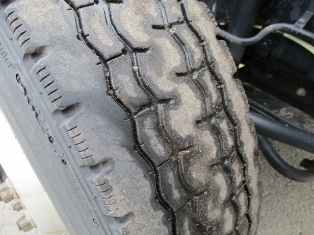 UDトラックス（日産） クオン 大型 冷蔵冷凍バン QKG-CD5ZA(9276) 38枚目