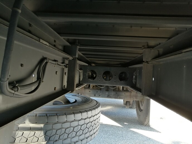 UDトラックス（日産） ビッグサム 大型 ウィング KL-CD48B(4826) 25枚目