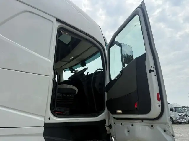 ボルボ 大型 トラクタ 2PG-4S2TEA1(108488) 35枚目