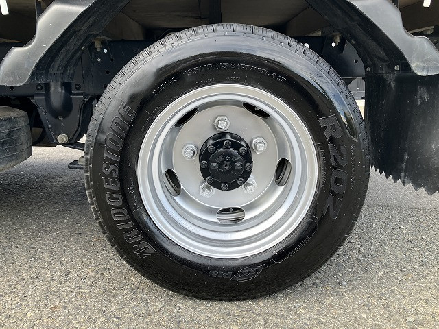 いすゞ エルフ 小型 平ボディ 2RG-NJR88A(110910) 28枚目