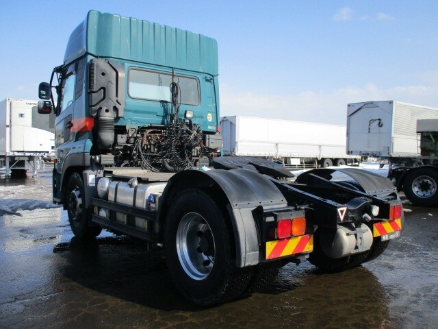 UDトラックス（日産） クオン 大型 トラクタ QKG-GK5XAB(8989) 7枚目