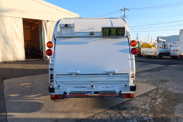 いすゞ エルフ 小型 塵芥車（プレス式） TKG-NMR85AN(107778) 6枚目